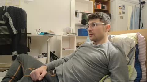 Snapshot of dantheman233 chatting on 01-14-25, 04:40 Daniel online show from 01-14-25, 04:40