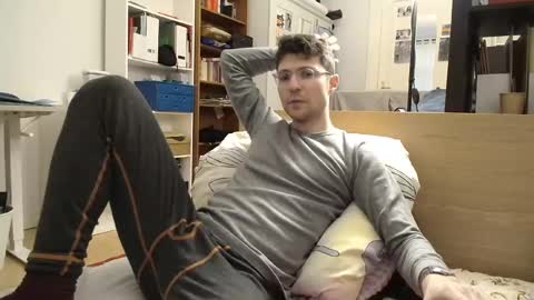 Snapshot of dantheman233 chatting on 01-20-25, 03:28 Daniel online show from 01-20-25, 03:28