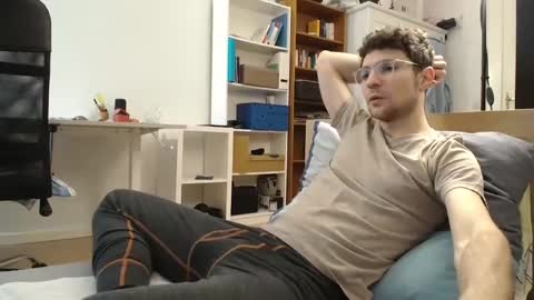 Snapshot of dantheman233 chatting on 02-09-25, 02:18 Daniel online show from 02-09-25, 02:18