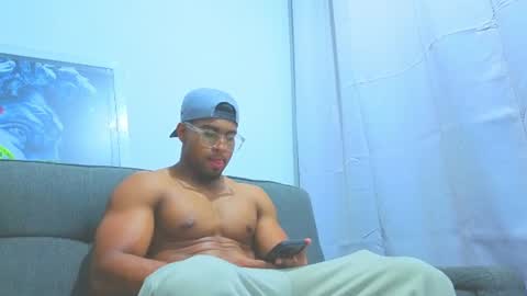 Snapshot of dany_dryy chatting on 06-19-26, 03:11 Dany online show from 06-19-26, 03:11