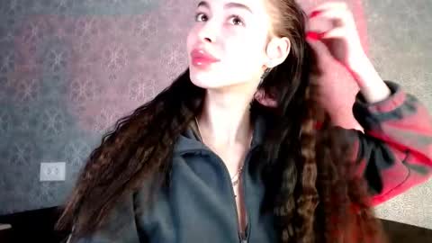 Daphne Darkthorn online show from 01-14-26, 03:23