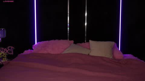 Agatha  online show from 01-16-25, 02:19