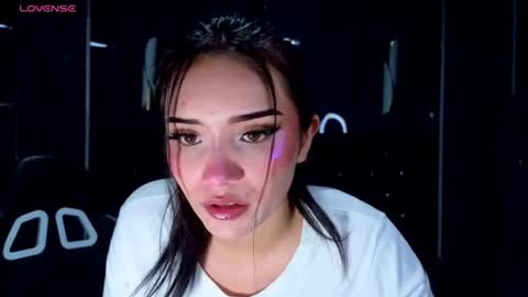 Snapshot of daphne_nicole_b chatting on 07-03-26, 01:06 daphne_nicole_b online show from 07-03-26, 01:06