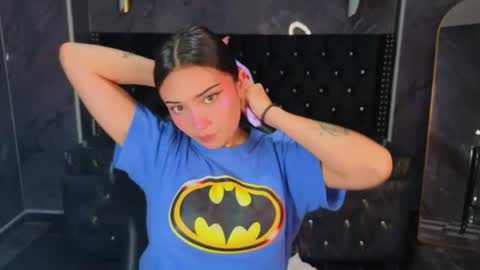 Snapshot of daphne_nicole_b chatting on 07-10-26, 12:52 daphne_nicole_b online show from 07-10-26, 12:52