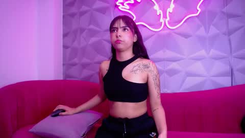 Snapshot of daphnee_bloom chatting on 03-03-26, 06:58 Daphne online show from 03-03-26, 06:58