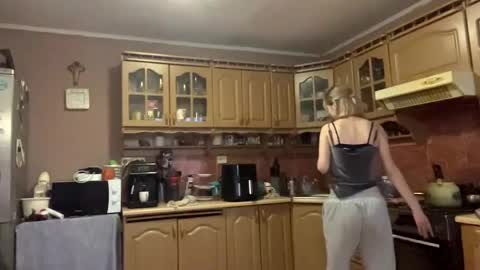 Monika online show from 04-14-26, 05:19