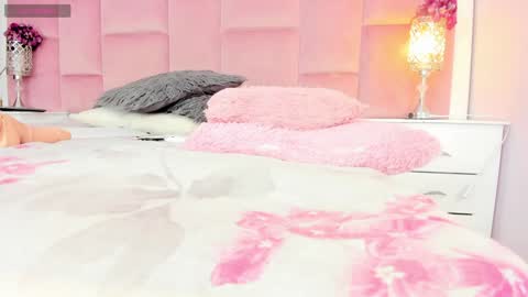 Daphne online show from 02-09-25, 01:00