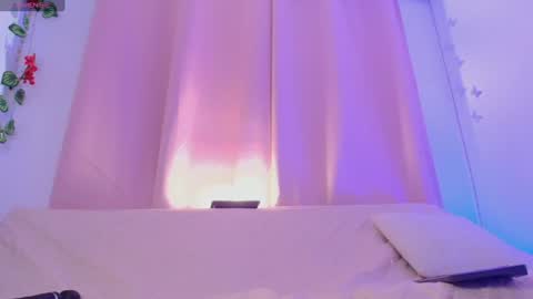 Snapshot of daphnewalker__ chatting on 06-26-26, 11:25 Daphne online show from 06-26-26, 11:25