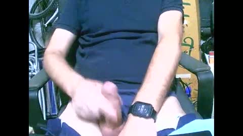 Snapshot of dar12173 chatting on 06-11-26, 06:33 dar12173 online show from 06-11-26, 06:33