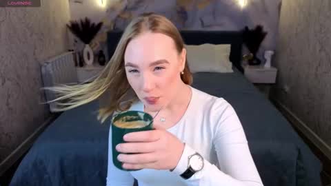 Snapshot of daralex_ chatting on 02-27-26, 09:42 Daralex online show from 02-27-26, 09:42