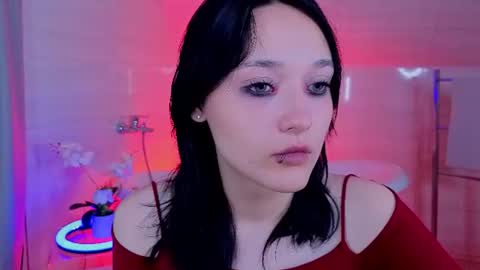 Snapshot of darcyblackwood chatting on 06-17-26, 01:19 Darcy online show from 06-17-26, 01:19