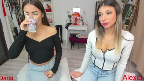 Snapshot of dariaa_doll chatting on 12-12-24, 11:18 Daria online show from 12-12-24, 11:18