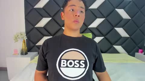 Snapshot of darian_laforteza chatting on 06-29-26, 02:50 Darian online show from 06-29-26, 02:50