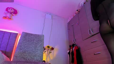 dariana_hot online show from 04-05-26, 01:52