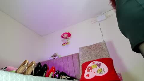 Snapshot of dariana_hot chatting on 07-27-26, 02:35 dariana_hot online show from 07-27-26, 02:35