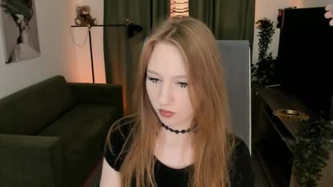 Snapshot of dariatate chatting on 05-17-26, 11:39 Daria Tate online show from 05-17-26, 11:39