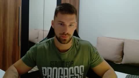 darius_94 online show from 01-18-26, 05:55