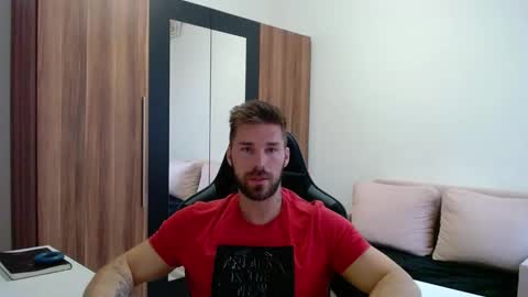 darius_94 online show from 05-12-26, 04:20