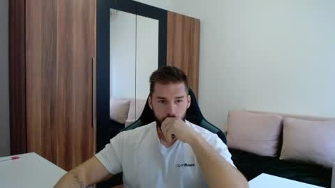 Snapshot of darius_94 chatting on 06-06-26, 04:28 darius_94 online show from 06-06-26, 04:28