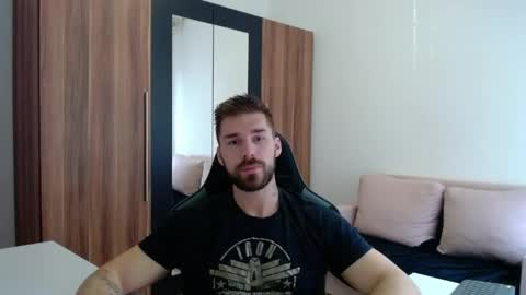 Snapshot of darius_94 chatting on 06-08-26, 08:26 darius_94 online show from 06-08-26, 08:26