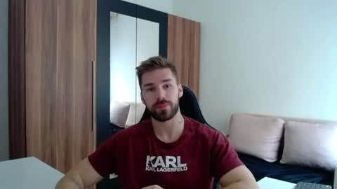 Snapshot of darius_94 chatting on 06-09-26, 07:09 darius_94 online show from 06-09-26, 07:09