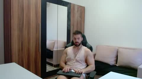 Snapshot of darius_94 chatting on 06-11-26, 04:10 darius_94 online show from 06-11-26, 04:10