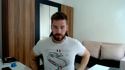 Snapshot of darius_94 chatting on 06-15-26, 05:20 darius_94 online show from 06-15-26, 05:20