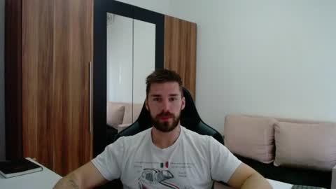 Snapshot of darius_94 chatting on 06-16-26, 06:38 darius_94 online show from 06-16-26, 06:38