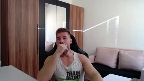 Snapshot of darius_94 chatting on 06-25-26, 04:45 darius_94 online show from 06-25-26, 04:45