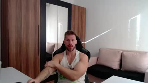 Snapshot of darius_94 chatting on 06-25-26, 05:12 darius_94 online show from 06-25-26, 05:12
