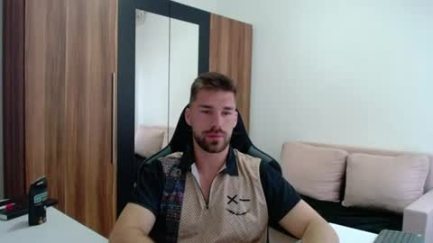 Snapshot of darius_94 chatting on 06-27-26, 04:06 darius_94 online show from 06-27-26, 04:06