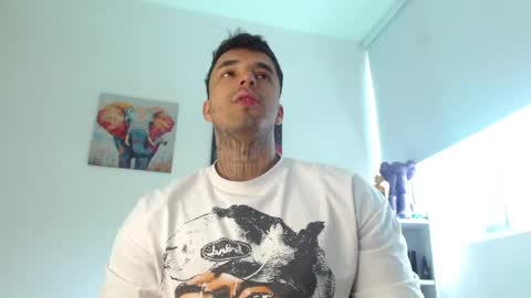 Snapshot of darius_phoenix chatting on 06-07-26, 06:55 Darius Phoenix online show from 06-07-26, 06:55