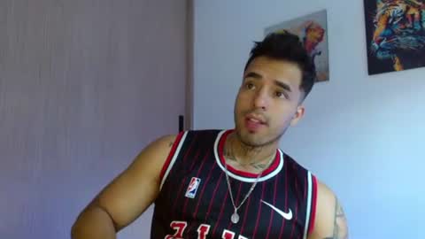 Snapshot of darius_phoenix chatting on 06-10-26, 05:12 Darius Phoenix online show from 06-10-26, 05:12
