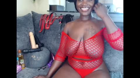 Snapshot of dark_coco chatting on 12-25-24, 10:28 Coco online show from 12-25-24, 10:28