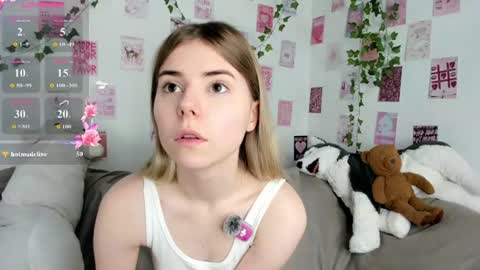 Snapshot of dark_ester chatting on 06-18-26, 10:09 Ester online show from 06-18-26, 10:09