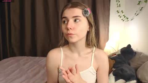 Snapshot of dark_ester chatting on 07-01-26, 03:12 Ester online show from 07-01-26, 03:12