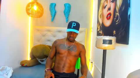 dark_king01 online show from 02-16-26, 07:21