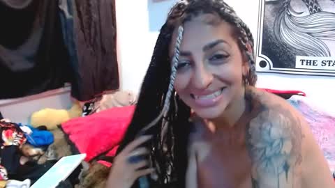 dark_temptation77 online show from 10-01-25, 07:53