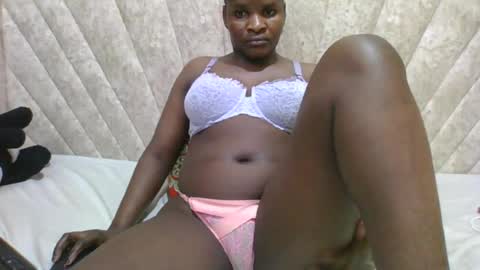 Snapshot of darknipples2 chatting on 07-19-26, 09:18 SHANICE online show from 07-19-26, 09:18