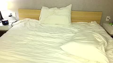 Alex online show from 02-25-26, 05:22