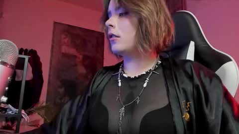 Snapshot of darkside_tailor chatting on 10-27-25, 03:49 Miss Tailor online show from 10-27-25, 03:49