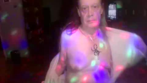 darla_darling1222101 online show from 04-18-26, 12:09