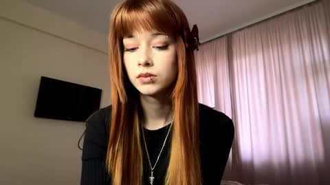 Lina online show from 04-30-26, 01:17