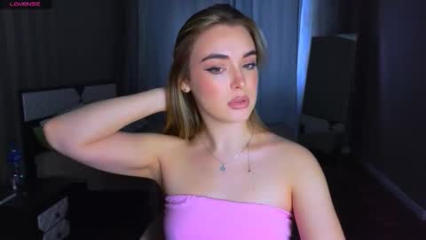 Darlina online show from 12-20-25, 01:07