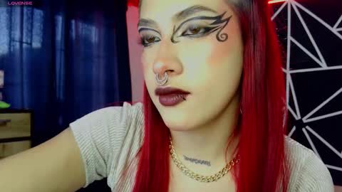 Darlyhooper online show from 11-29-25, 10:02