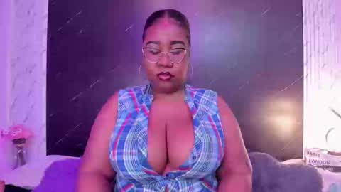  Darnell Queen online show from 09-17-25, 04:03