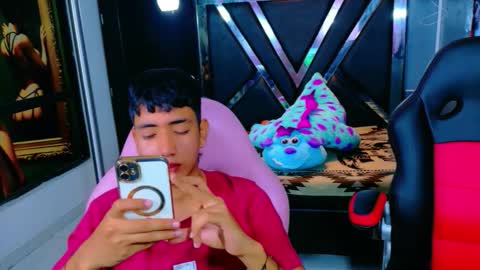 Snapshot of darwinandbrayan chatting on 11-19-25, 09:26 darwinandbrayan online show from 11-19-25, 09:26