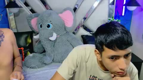 Snapshot of darwinandbrayan chatting on 12-21-25, 04:08 darwinandbrayan online show from 12-21-25, 04:08