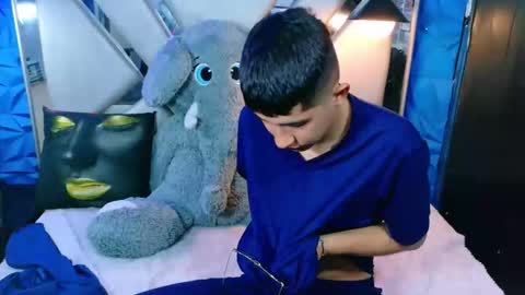 Snapshot of darwinandbrayan chatting on 01-14-26, 05:13 darwinandbrayan online show from 01-14-26, 05:13