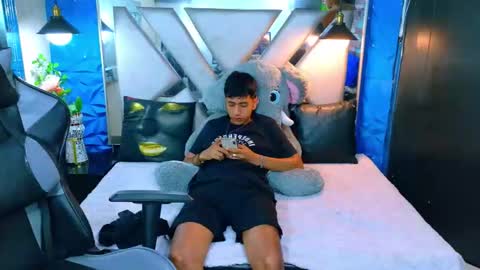 Snapshot of darwinandbrayan chatting on 01-15-26, 03:11 darwinandbrayan online show from 01-15-26, 03:11